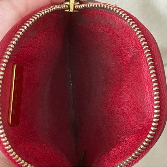 PRADA SAFFIANO LEATHER CIRCULAR WRISTLET POUCH⭐️AuThEnTiC - Picture 8 of 8